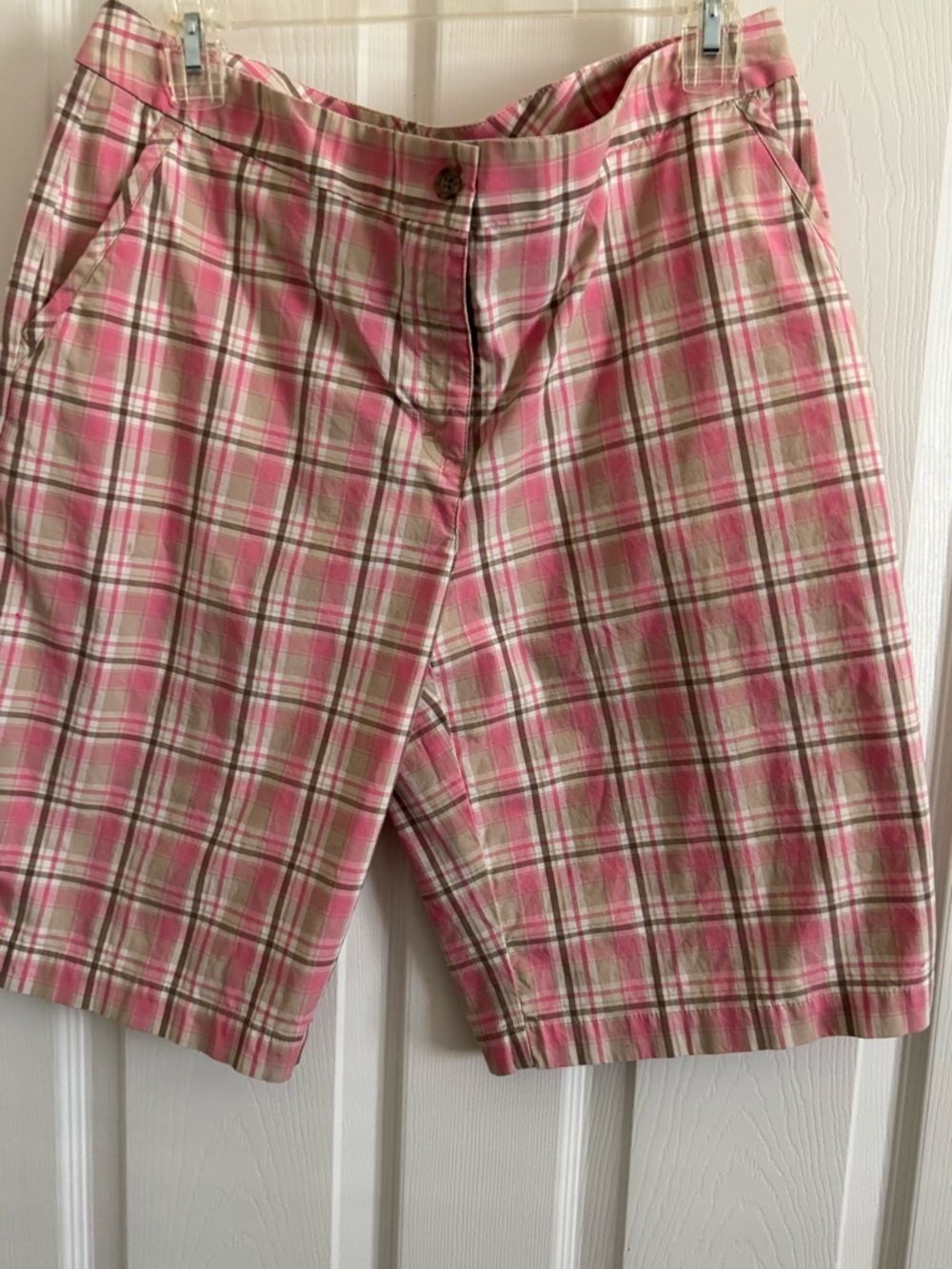 Izod Women's Golf Pink Plaid Cotton Shorts